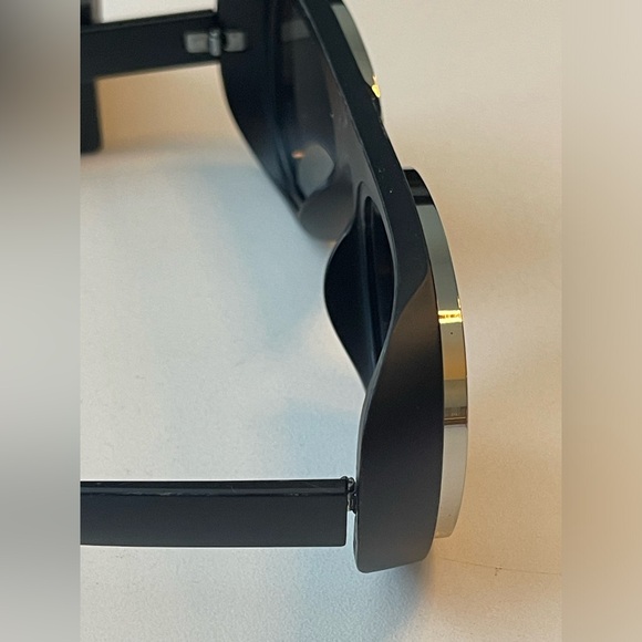 Black & Silver Aviator Style Sunglasses - Picture 2 of 11